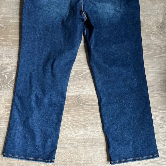 NEW Good American Good Legs Straight Jeans - Picture 12 of 12